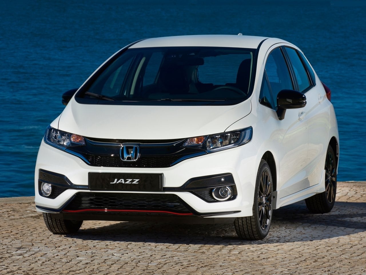 Harga dan spesifikasi honda jazz 2018