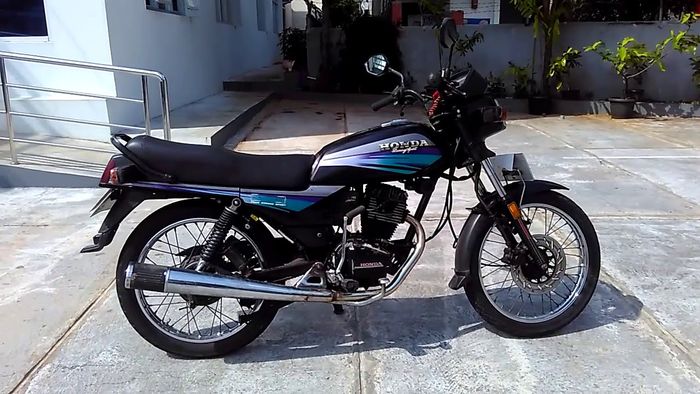 Spesifikasi honda gl pro black engine