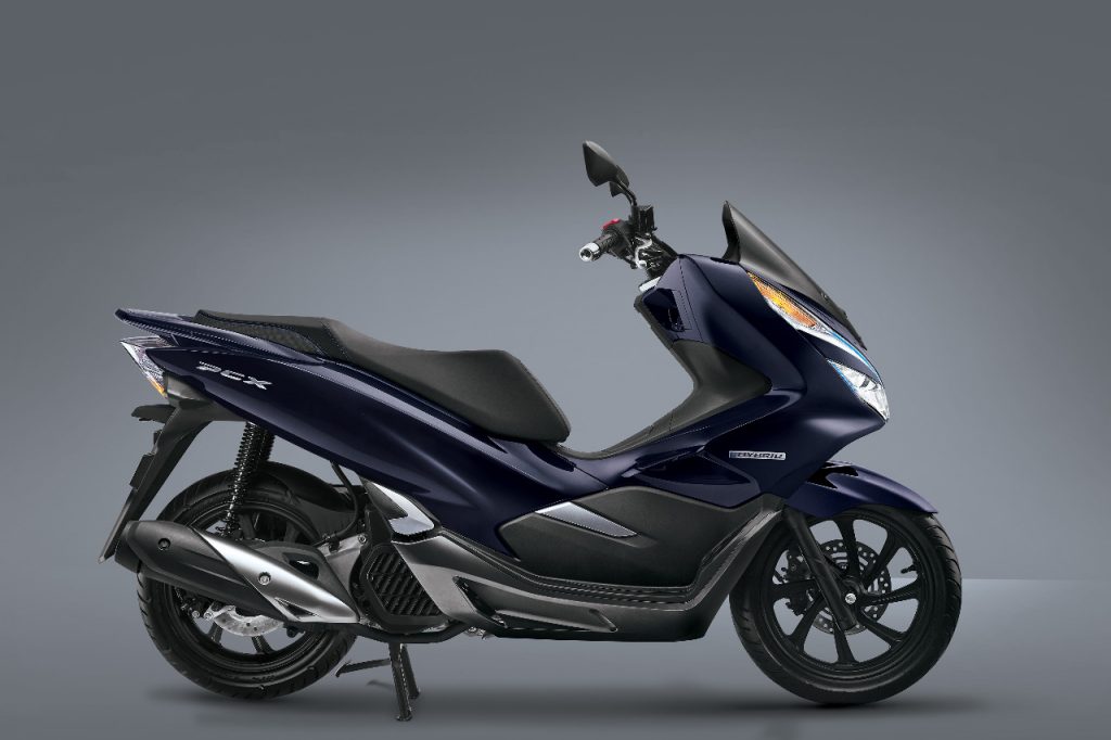 Pcx pcx125 forza abs enfin roller boleh tangki eropah jalan diperkenalkan 400km motomag neuf meluncur akhirnya burgman hybrid registra sym