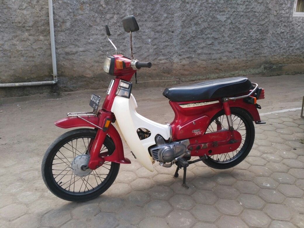 Honda c700 spesifikasi