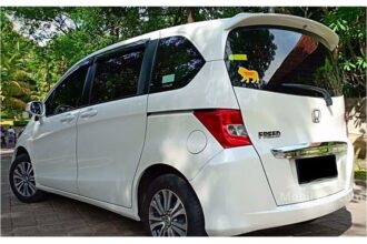 Spesifikasi honda freed psd 2013