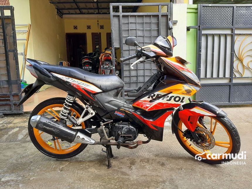 Honda blade 2011 spesifikasi