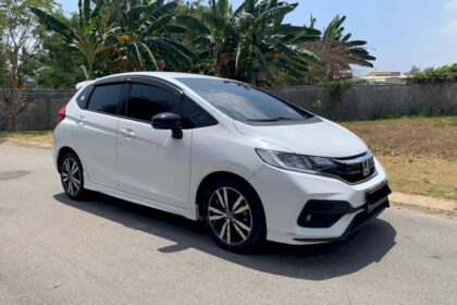 Spesifikasi head unit honda jazz rs 2018